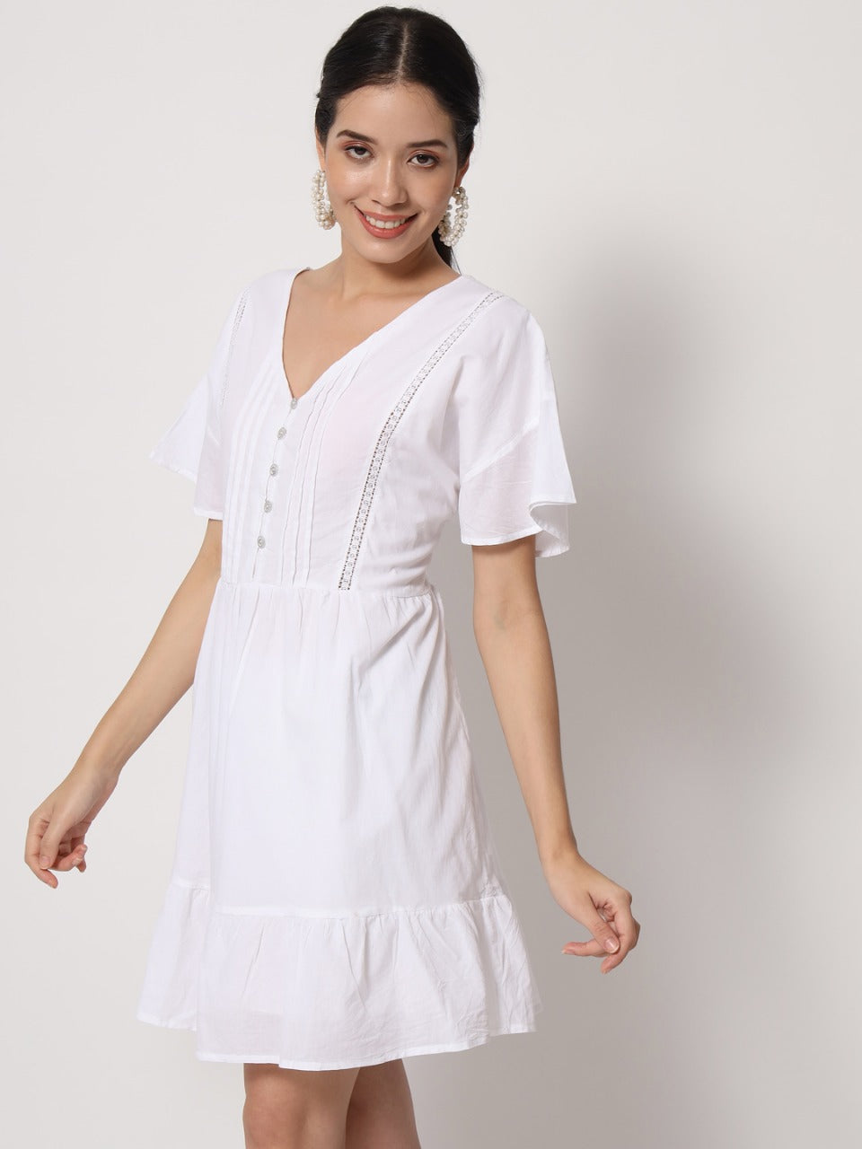 Vestido Blanco Corto de Dama con Mangas