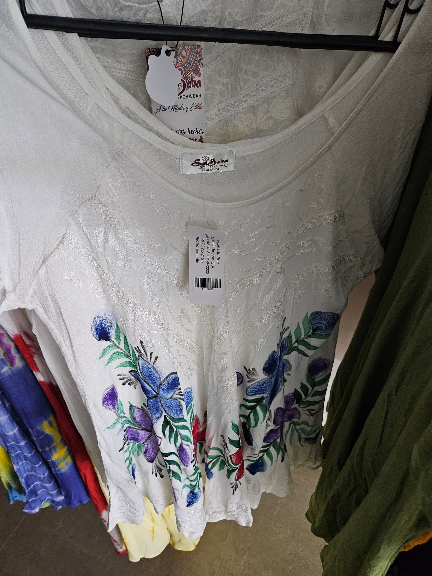 Top de Dama Unicolor Bordado con Mangas TOP5106