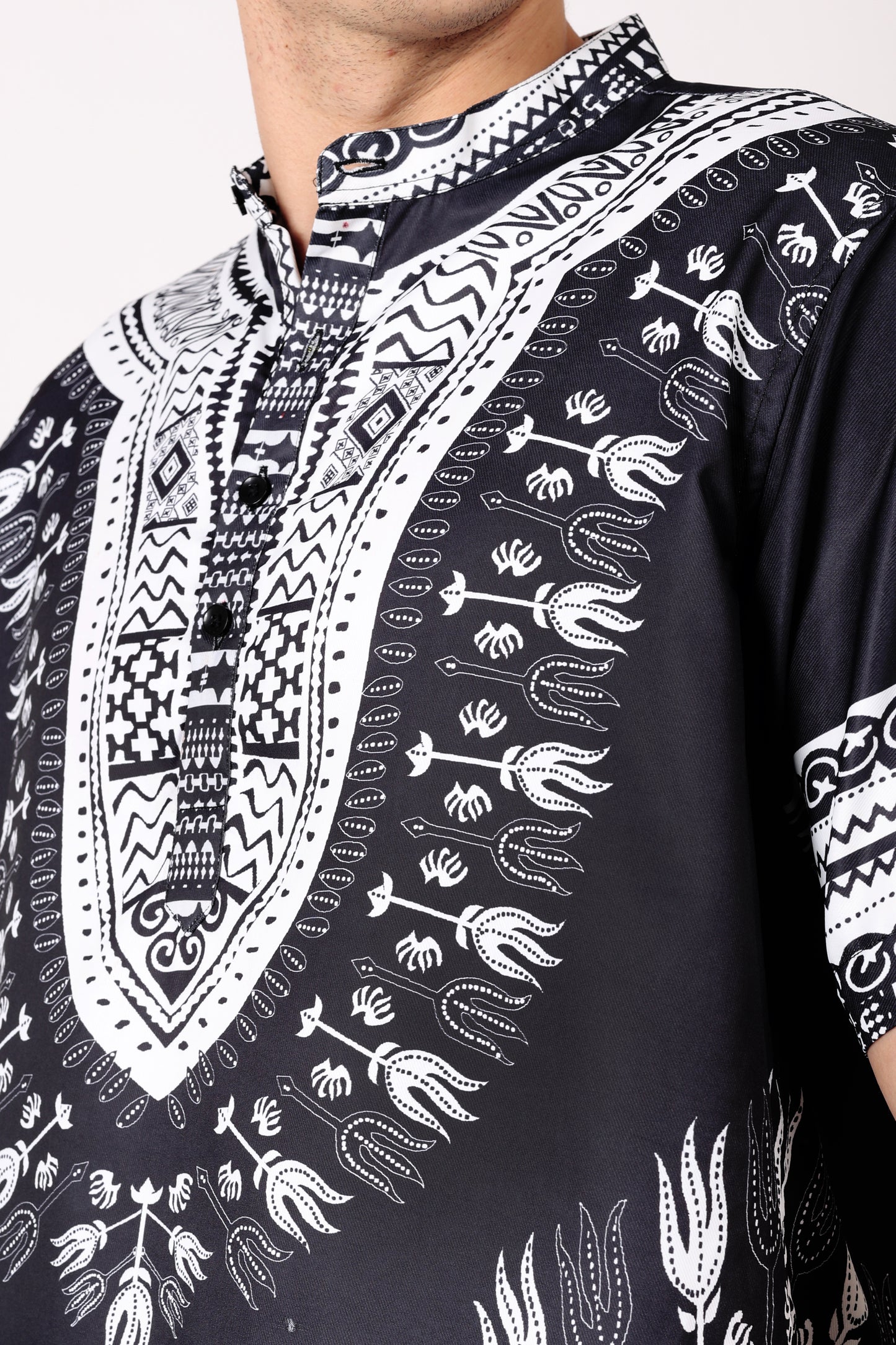 Camisa de Hombre Afrocaribeño Negro de Botones con Cuello Chino HS405
