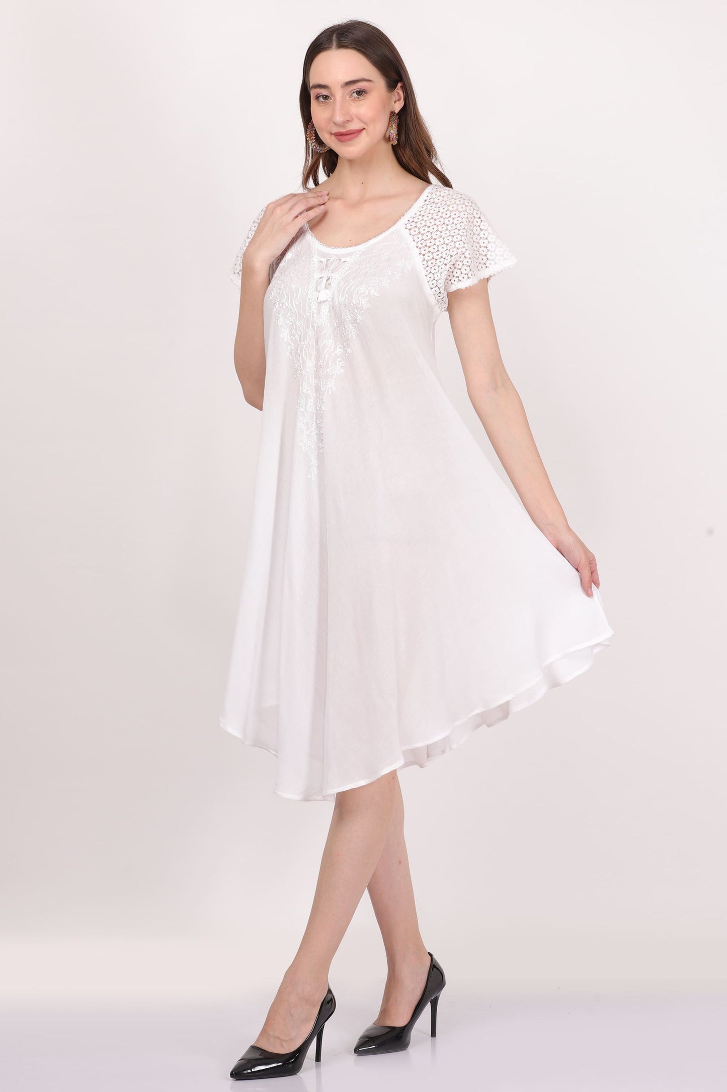 Vestido de dama blanco con mangas