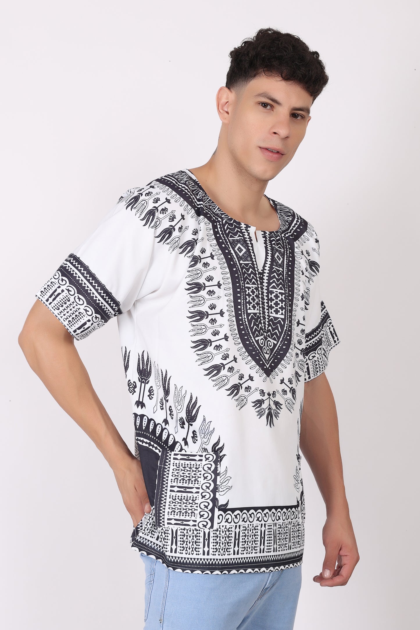 Camisa de Hombre Dashiki Afrocaribeño Estampado Blanco con Negro