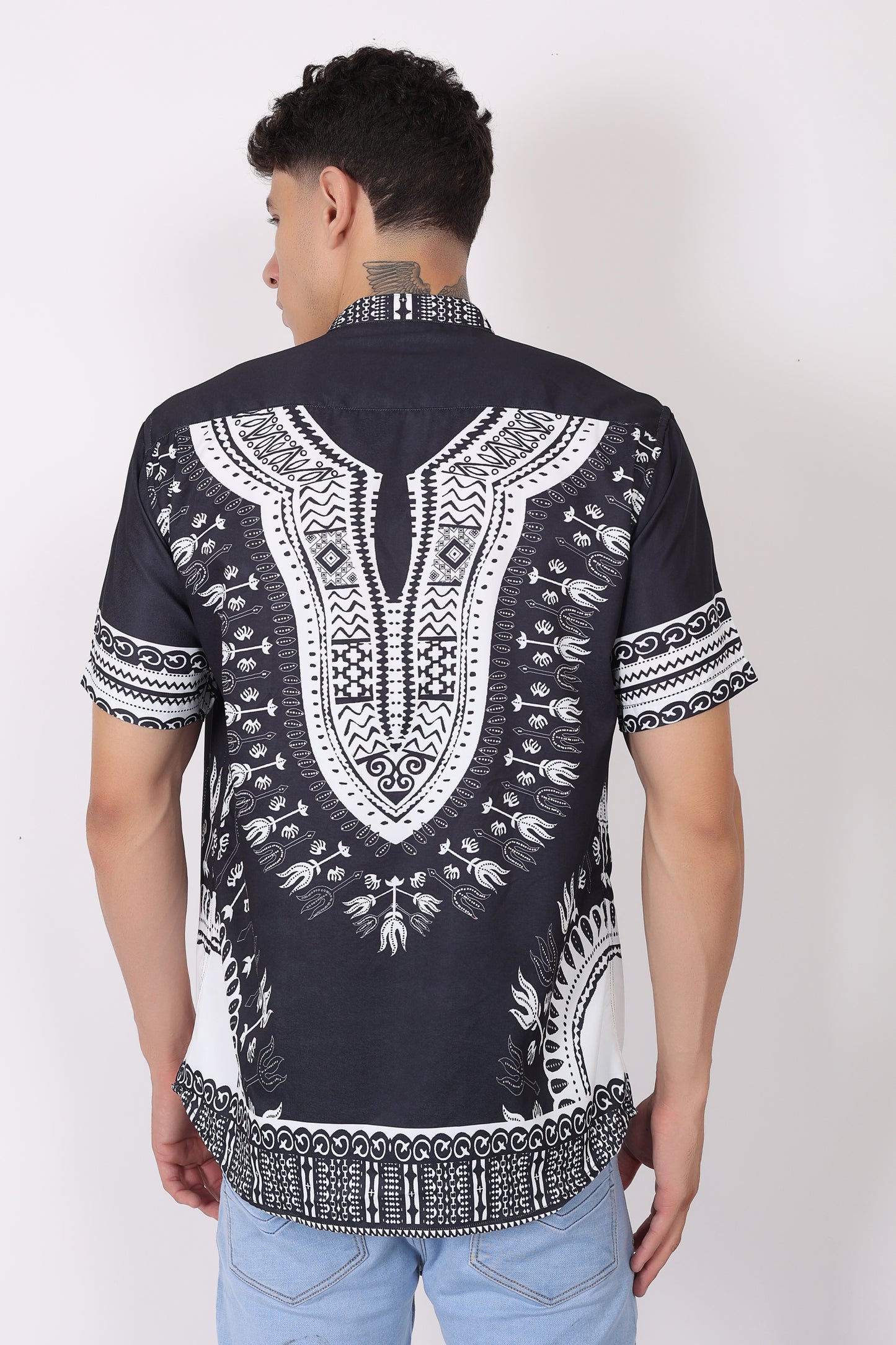 Camisa de Hombre Afrocaribeño Negro de Botones con Cuello Chino HS405