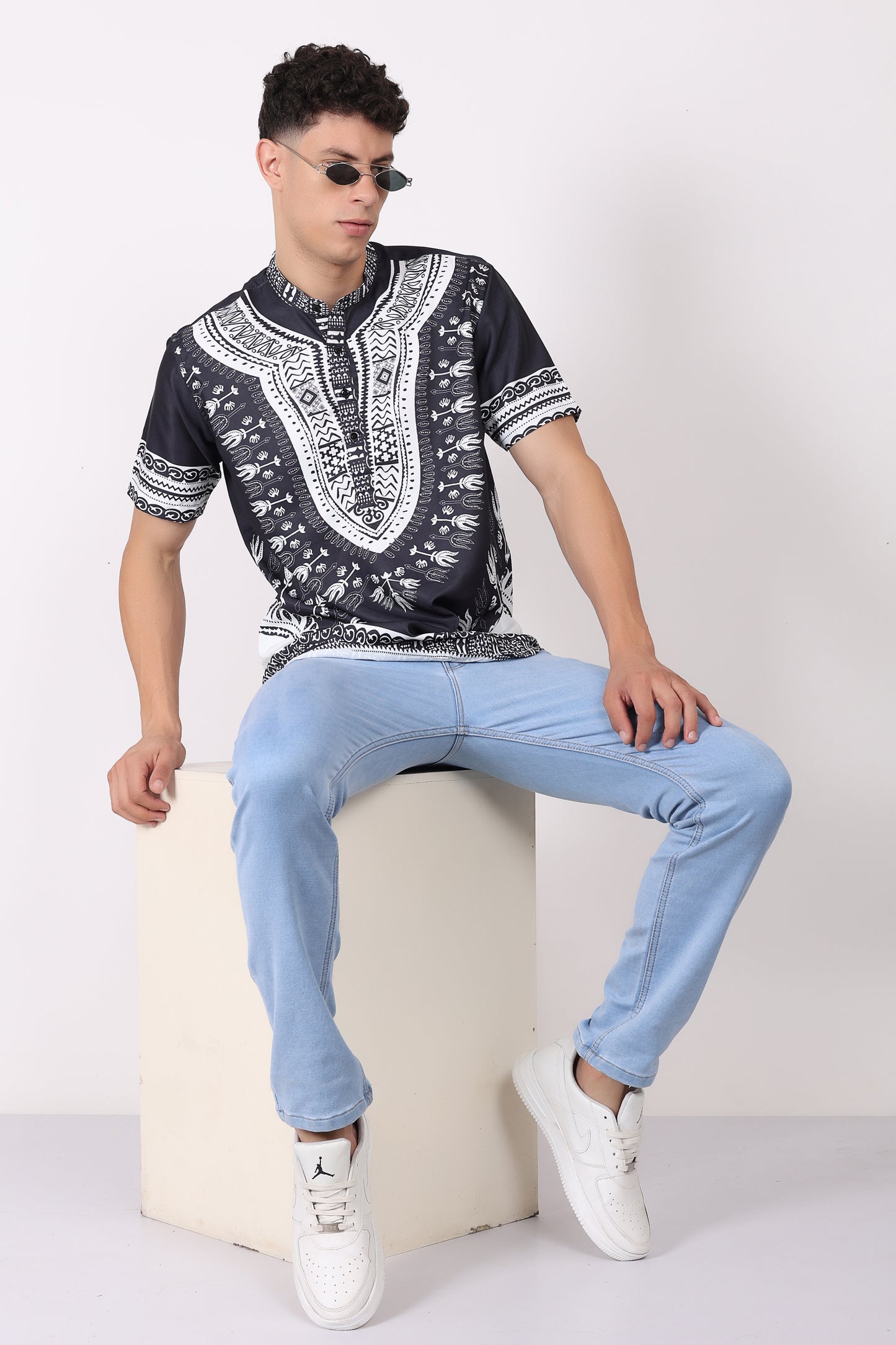 Camisa de Hombre Afrocaribeño Negro de Botones con Cuello Chino HS405