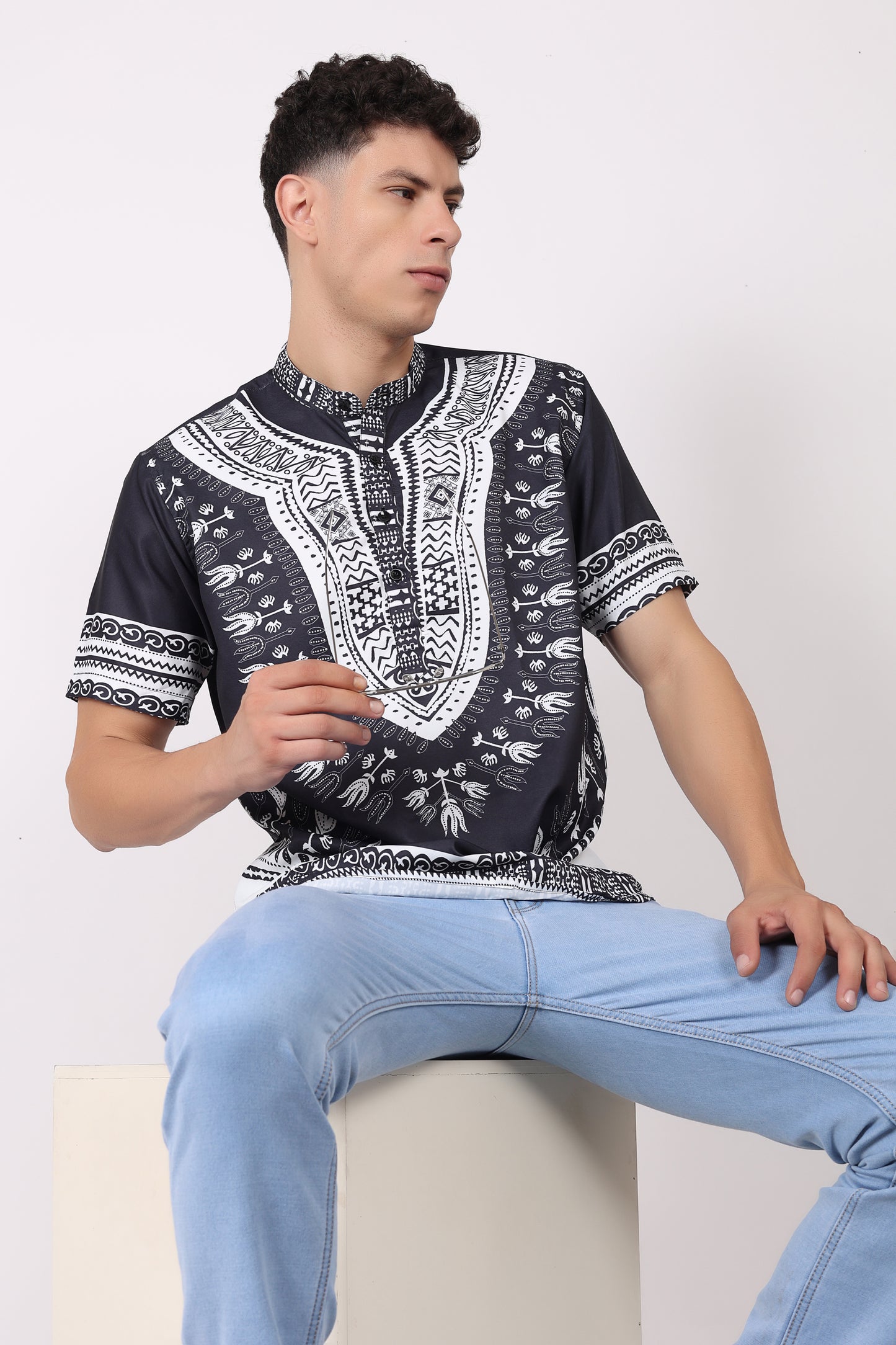 Camisa de Hombre Afrocaribeño Negro de Botones con Cuello Chino HS405
