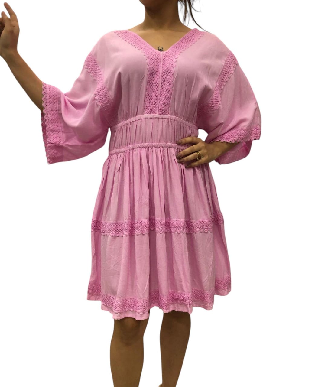 Vestido Rosa con Tejidos.